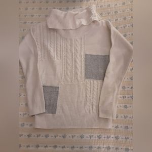 New York and Company White and Grey Sweater